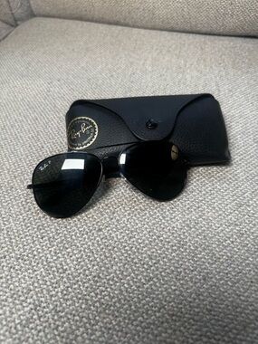 Ray-Ban Black Polarized Aviator Sunglasses